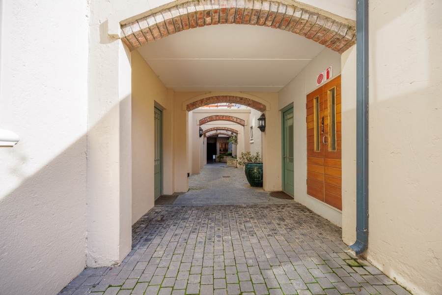 2 Bedroom Property for Sale in Koelenhof AH Western Cape